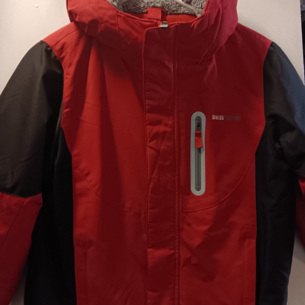 Swiss Tech Kids Puffer Jacket in Red and Black